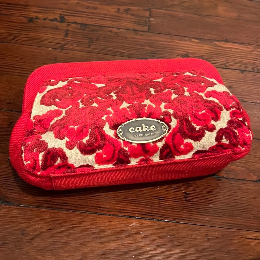 Cake by Petunia Pickle Bottom